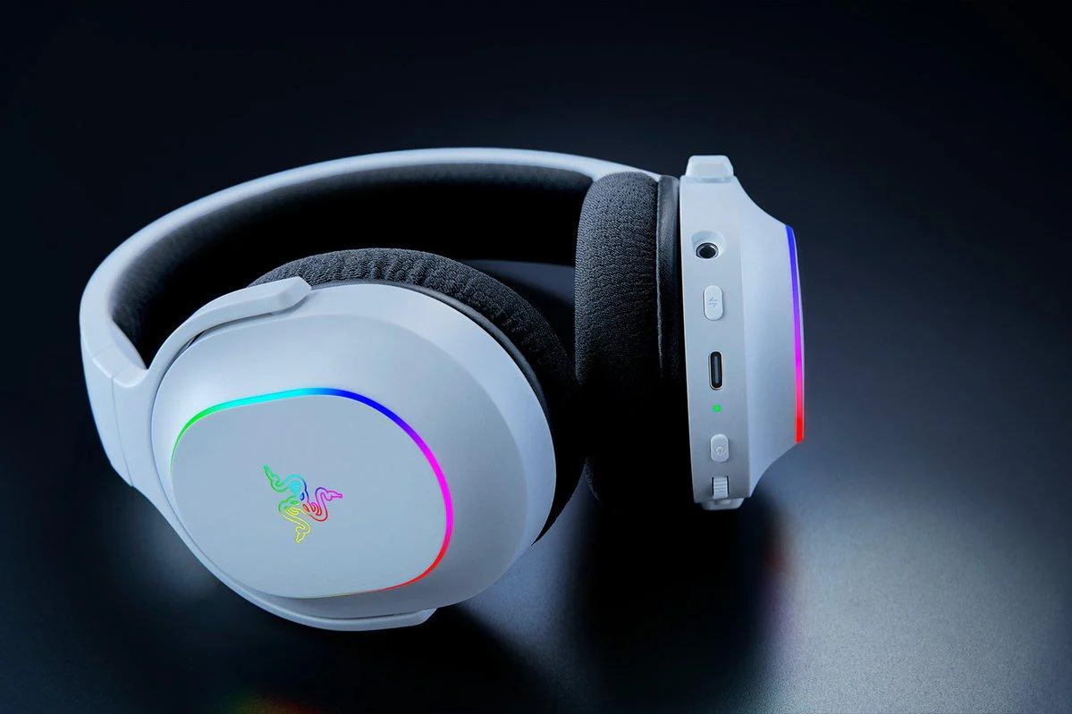 Razer – Barracuda X Chroma – Trådløst Gaming Headset (Hvid)